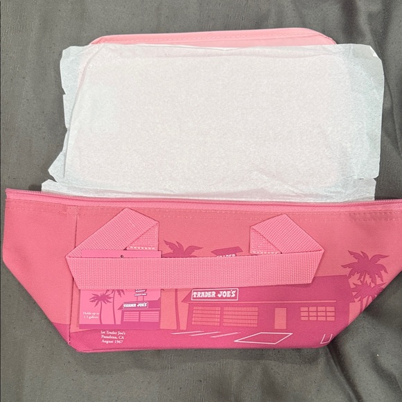 Trader Joe’s mini pink insulated bag - Picture 3 of 3